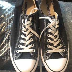 Black Converse size 9